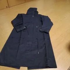 フード付きダークブルーロングコート