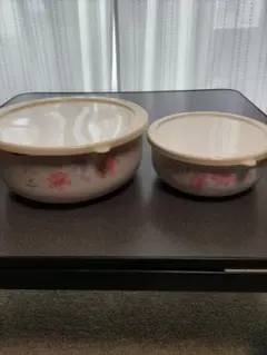 ホーローの花柄の保存容器大，小２個セット蓋付きのサムネイル