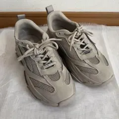 STEVE MADDEN スニーカー ベージュ　24〜24.5cmのサムネイル