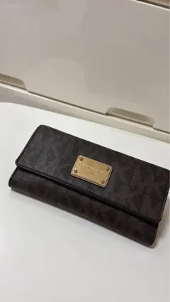 ダークブラウン 長財布 ファスナー付き