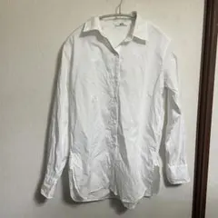 ユニクロ白シャツ