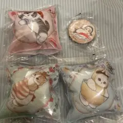 【モフサンド】くら寿司チャーム3種、缶バッジ1種