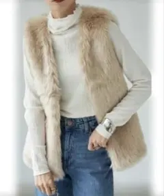 &.NOSTALGIA❤︎グレーベージュが綺麗なファーベスト⭐︎超美品！