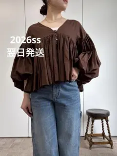 BEARDSLEY たっぷりギャザーVネックブラウス