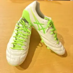 DSライトXフライ6 サッカースパイク ホワイト×ネオンイエロー