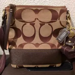 美品 COACH ショルダーバッグ 斜め シグネチャー ブラウン 水色 薄型 