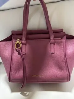 2025年最新】赤 フェラガモ バッグの人気アイテム - メルカリ