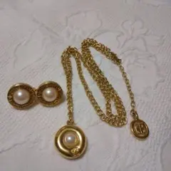 ジバンシーネックレス&イヤリングセット