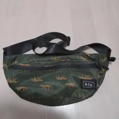 Kiu レオパード柄 ウォータープルーフボディバッグ