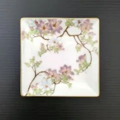 花柄の四角い皿 陶器製　翔山窯のサムネイル