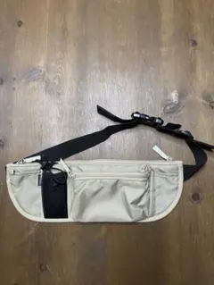 グットイナフ　ナイロン製 ベージュ ボディーバッグ