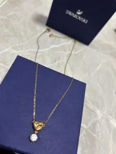 【Swarovski 】ハート型ネックレス クリスタル付き
