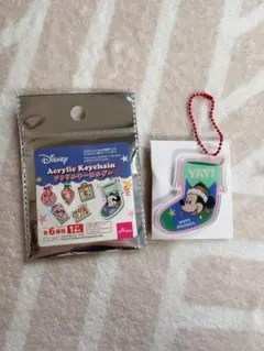 ディズニー ブラインドアクリルキーホルダー DAISO ミッキー クリスマス