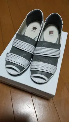 PISAZ(ピサ)オープントゥパンプス 24.0cm 3E 本革のサムネイル