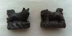 木彫り　置物　2体セット　海外　工芸品　シーサー？　レトロ　ダークカラー