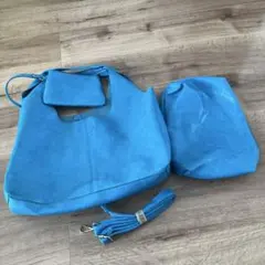 ターコイズブルー　バッグ