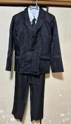 黒スーツ・白シャツ コスプレ
