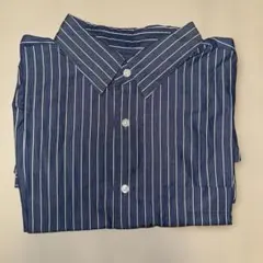 ネイビーとホワイトのストライプ長袖シャツ