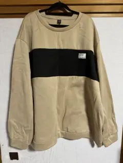 ベージュ・黒 ブロックカラー トレーナー