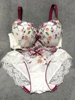 リサマリ レーヌ 花柄刺繍 ブラジャー ショーツ セット G70 Lのサムネイル