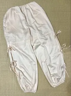 【タグ付き新品】Searoomlyn サテンジョガーパンツ クリーム Sのサムネイル