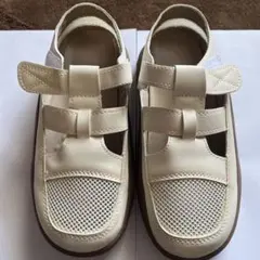 厚底メッシュシューズベルト止め