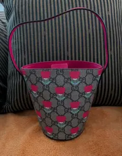 日曜日限定❗️GUCCI GGスプリーム チルドレンズ フラワー トートバッグのサムネイル