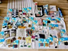 TOHO・MIYUKIビーズセットと手芸用具
