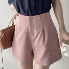 ハイウエストピンクショートパンツ