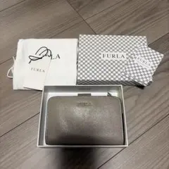 【値下げ・即配送可！美品・箱あり/FURLA】二つ折り財布/グレージュ