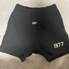ESSENTIALS FEAR OF GOD 1977 スウェットハーフパンツのサムネイル