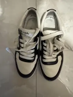 PRADA スニーカー ホワイト ブラックのサムネイル