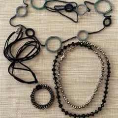 【美品】ロングネックレス 3点セット ビーズ　レザー　ブラック　シルバーのサムネイル