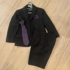 黒のフォーマルスーツセット（ネクタイ付き）