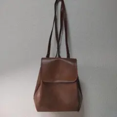 ブラウン フラップ付きバックパック