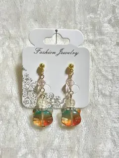 ✨スワロフスキーとネコちゃんピアス✨　　　　　　　　　【204】