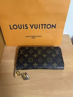 【そらら様用価格】チャーム付き✨LOUIS VUITTON ジッピーウォレット