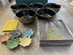 【未使用品】器と花形小皿の食器セット　お盆付き5個セット