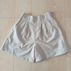 GLOBAL WARK　ベージュ プリーツ付き ハーフパンツ　150