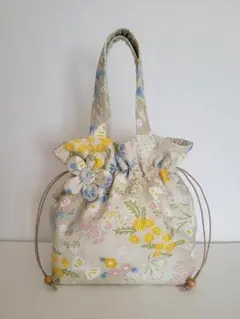 お花のトートバッグ/巾着バッグ/お手提げ 生成り 春の野原