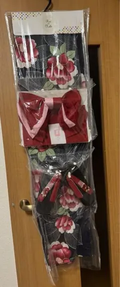 紺色花柄浴衣・赤帯・下駄3点セット　新品未使用
