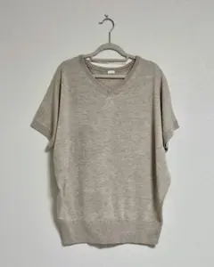 未使用　GU　ニット　半袖