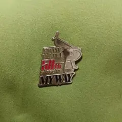 矢沢永吉さん　ピンバッジ20個　ケ−ス入リ 矢沢永吉さん ピンバッジセット 専用箱付き - メルカリ