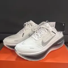 NIKE ランニングシューズ ズーム ボメロ プラス 25cmのサムネイル
