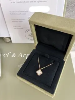 スウィート アルハンブラ ペンダントマザーオブパール