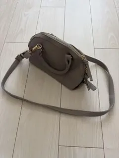 グレーショルダーバッグのサムネイル