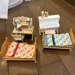 シルバニアファミリー 家具セット　ピアノ、勉強机、ベッド