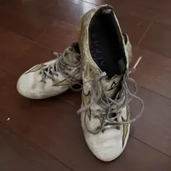 ミズノ サッカースパイク ミズノアルファ エリート　ホワイト×ゴールド)