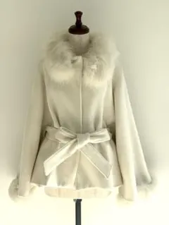 ファー付きポンチョ　ホワイト