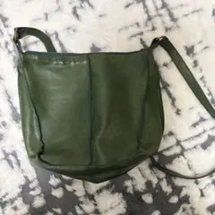 レザー グリーン メッセンジャーバッグ